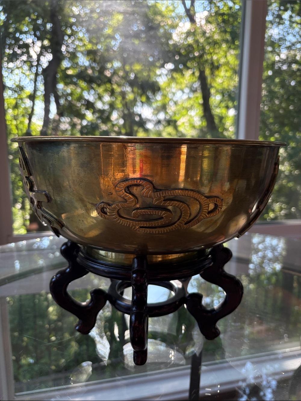 VTG Large Chinoiserie Brass Bowl with Wooden Base
